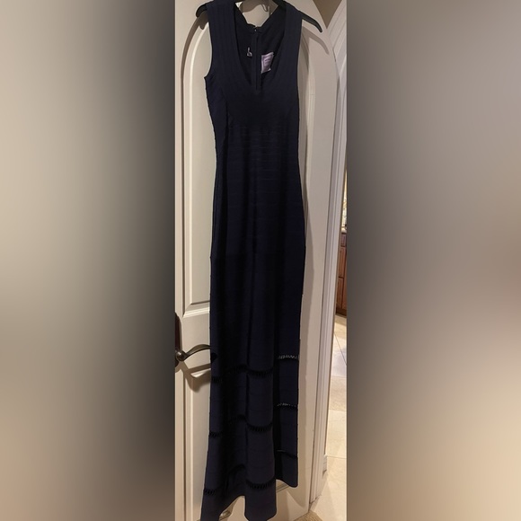 Stunning Herve Leger! - Picture 2 of 4